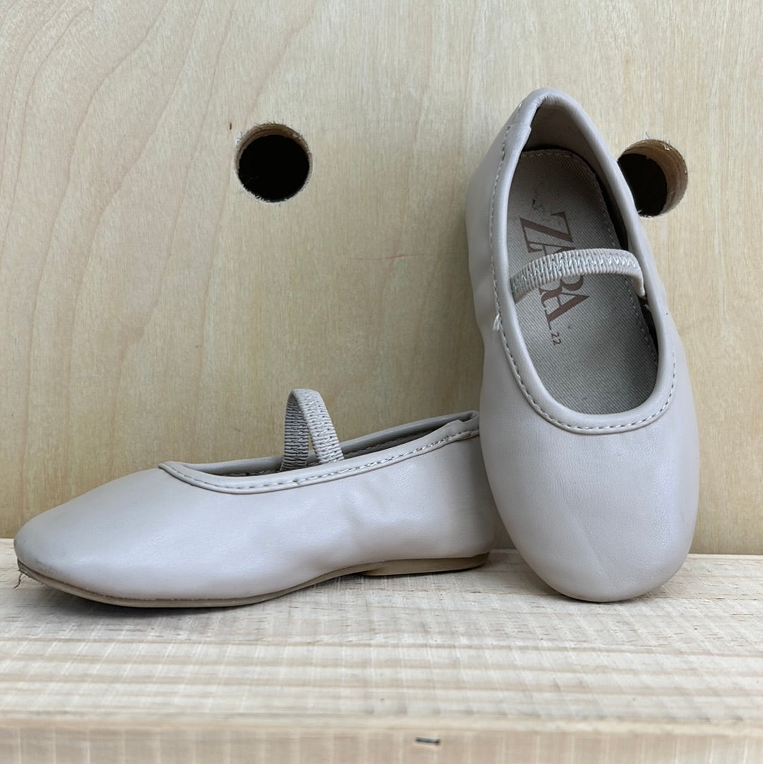 Nude Ballet Flats