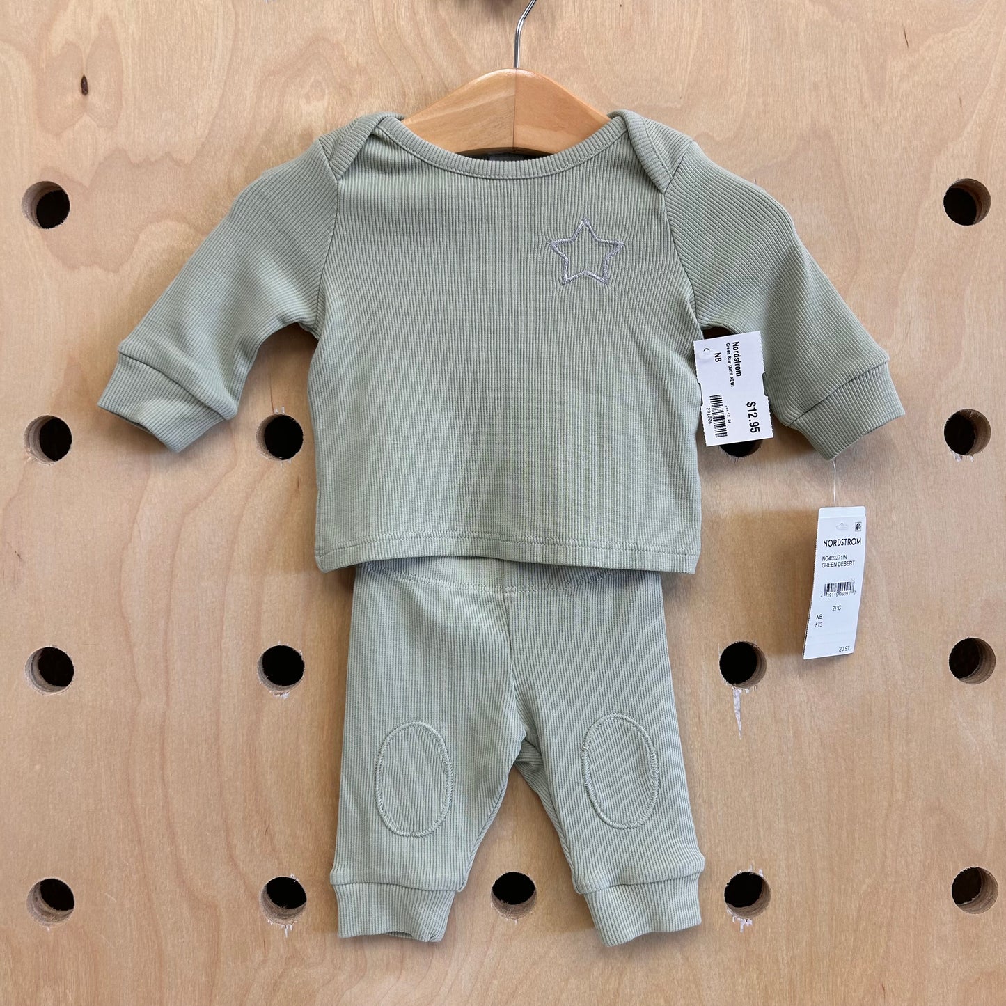 Green Star Outfit NEW!