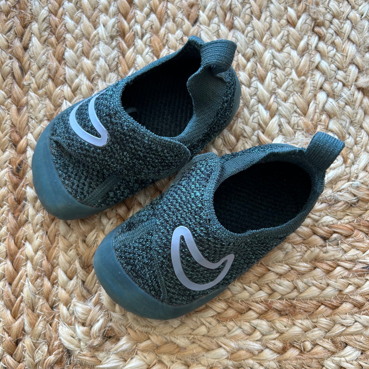 Green Swoosh Flexible Canvas Sneaker