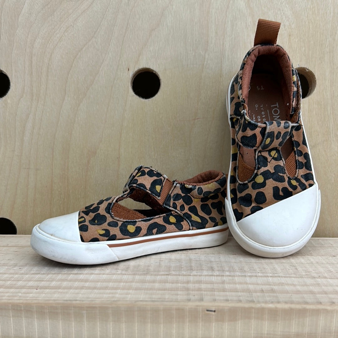 Animal Print T-Strap Shoes