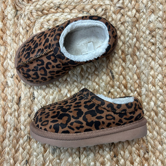 Leopard Print Fuzzy Slippers