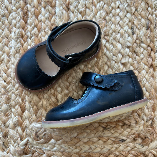 Black Mary-Janes NEW!