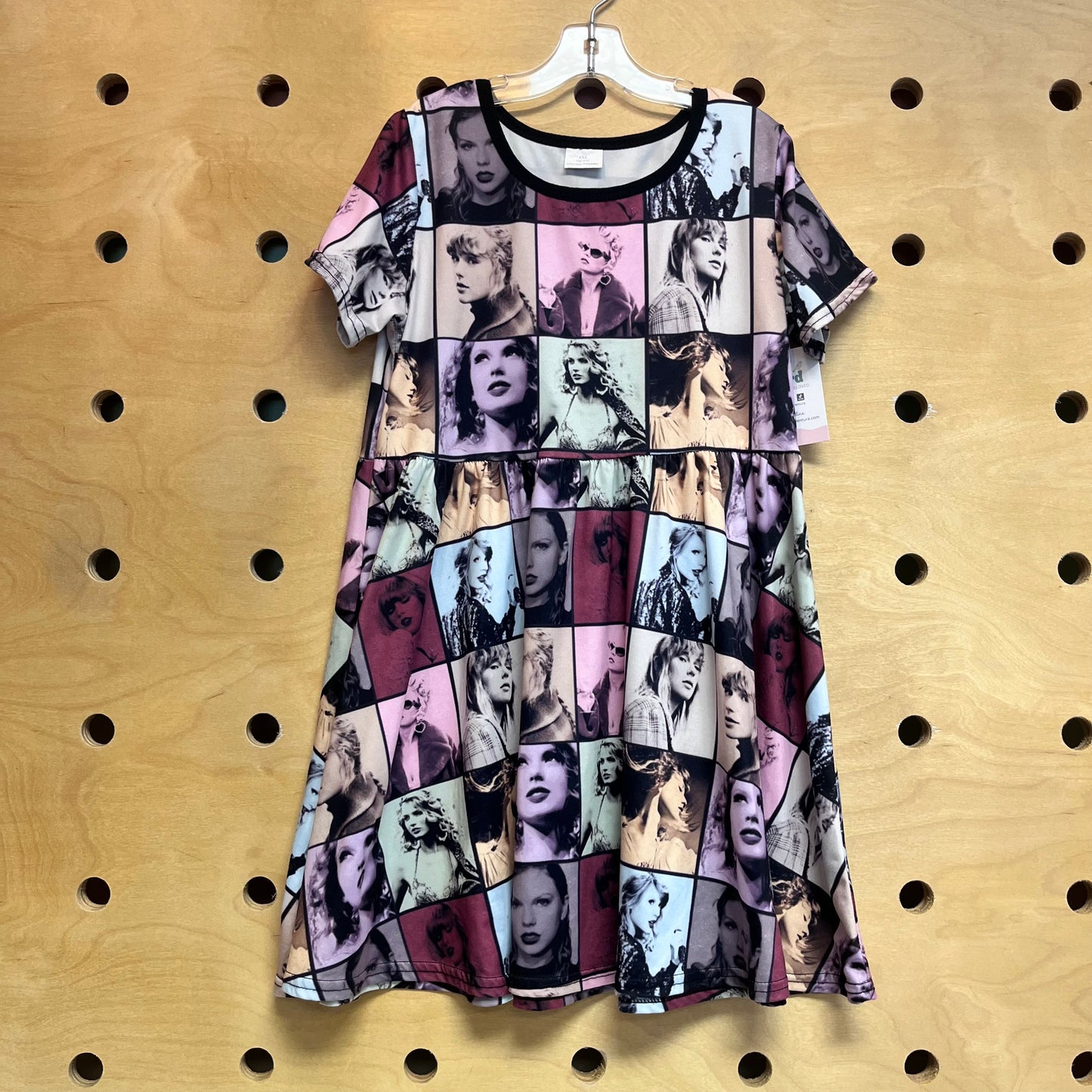 Black/Marroon Taylor Swift Dress