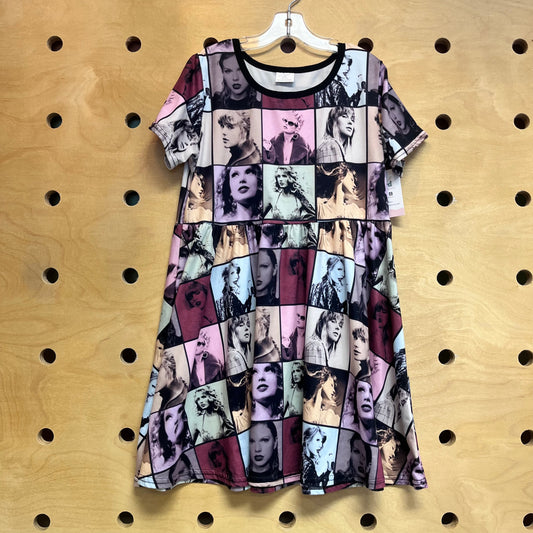 Black/Marroon Taylor Swift Dress