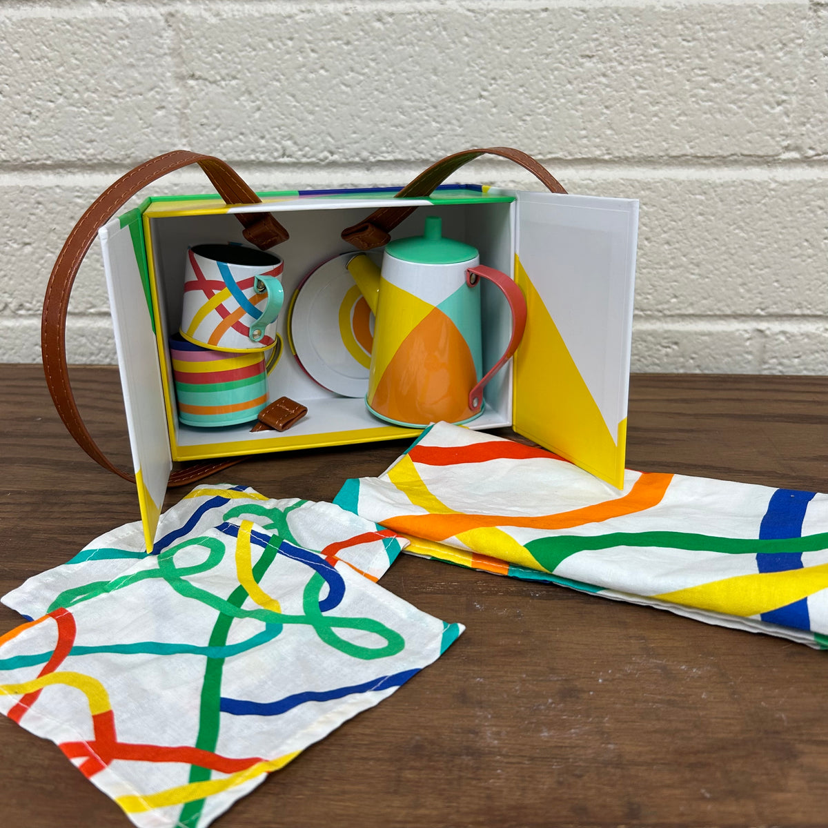 Pinkies Up Picnic Set