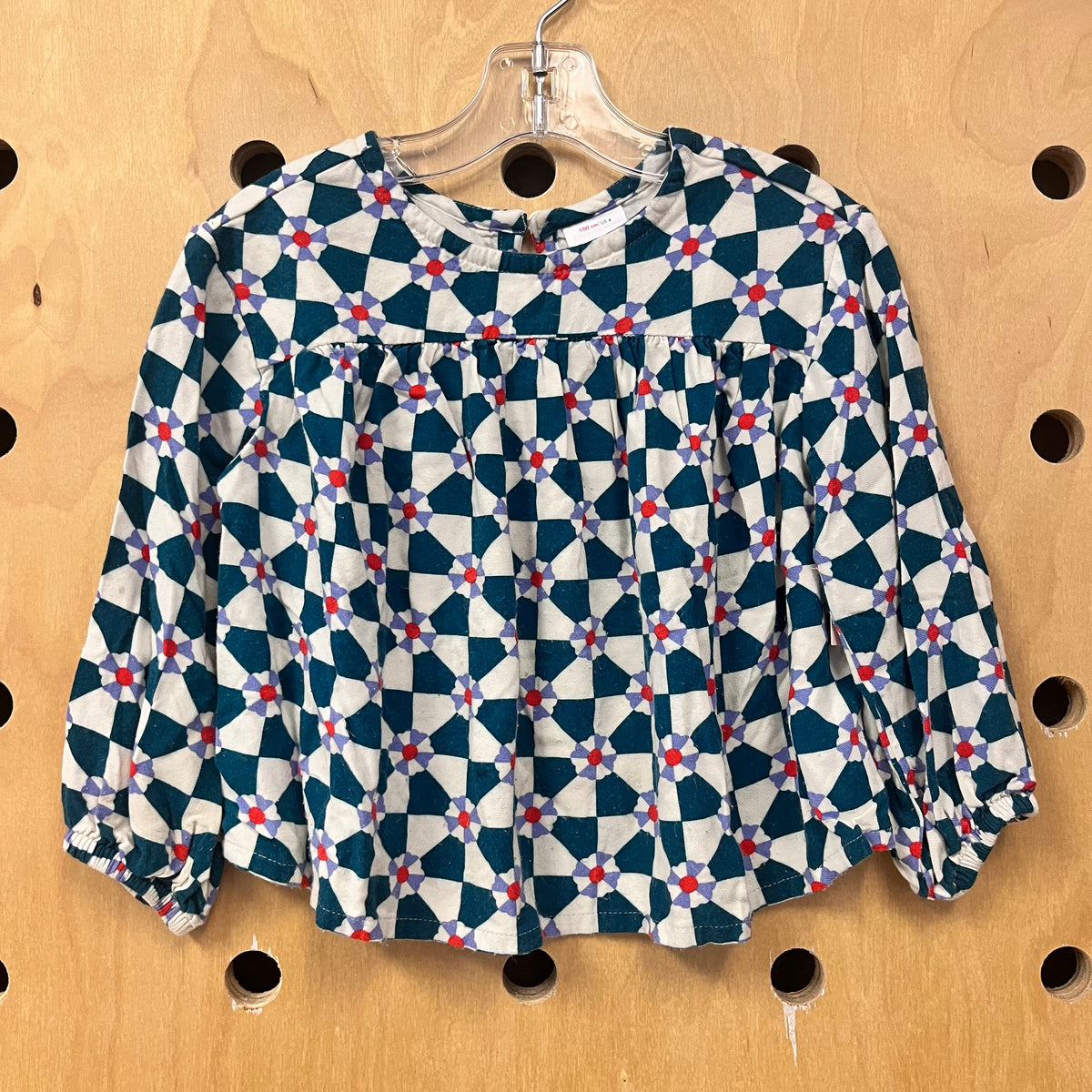 Greebn + Cream Pinwheels Top