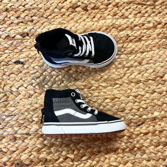 Black & Grey MTE Zip-Up Skate Sneakers