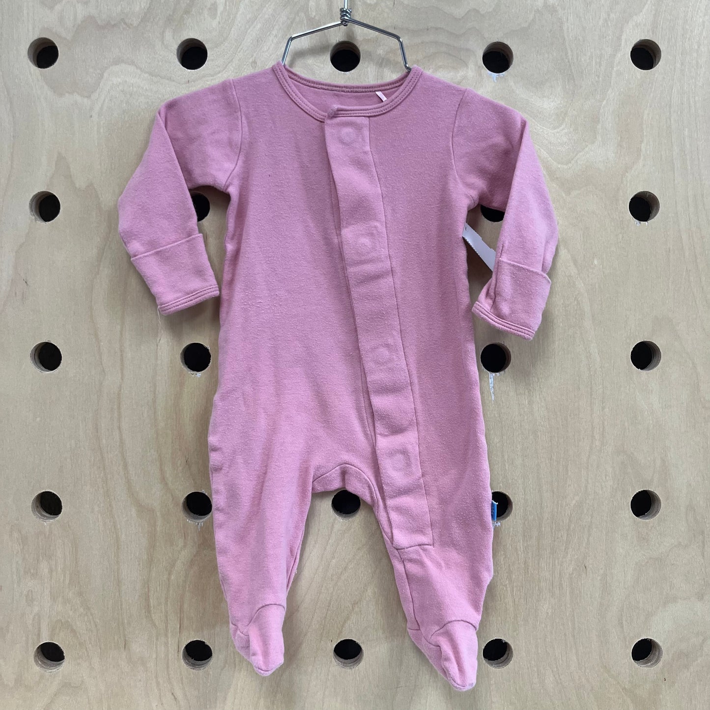 Dusty Pink Magnetic Footies