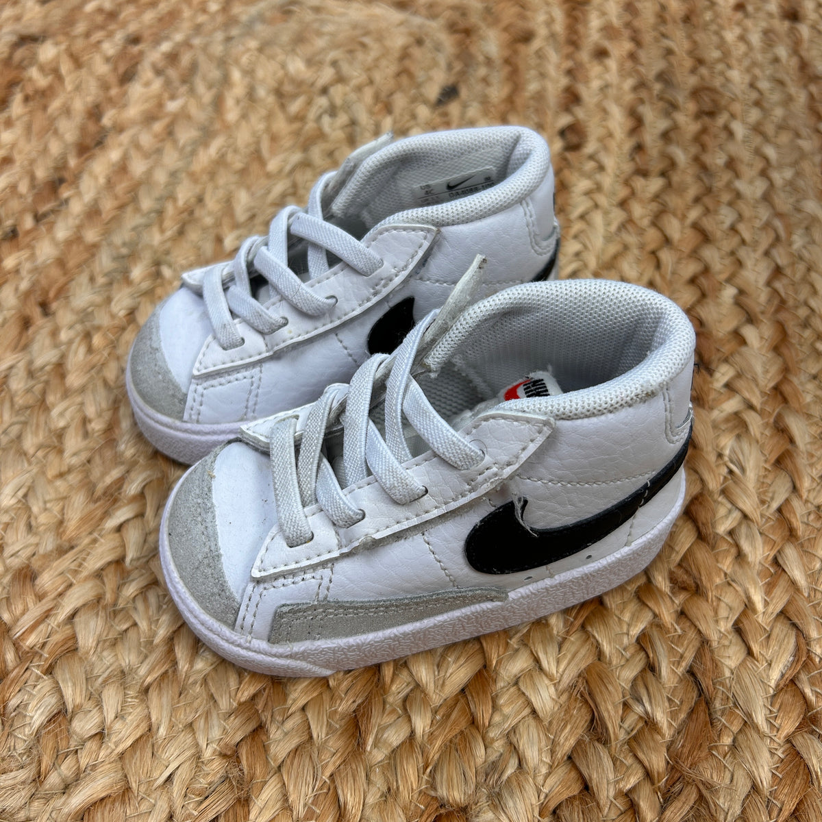 White /Black 77 Blazer Sneakers