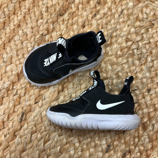 B&W Slip On Running Shoes