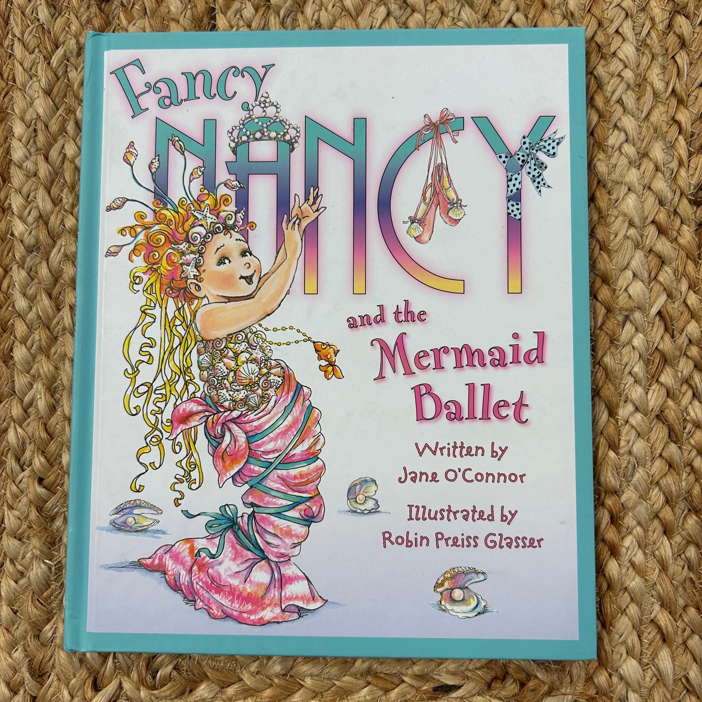 Fancy Nancy & the Mermaid Ballet