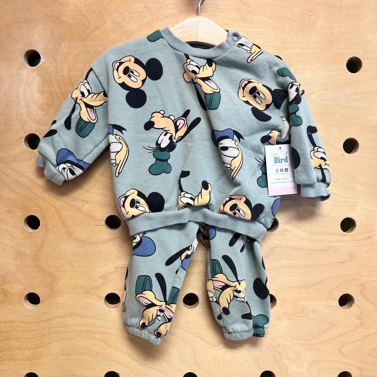 Green Mickey & Friends Outfit