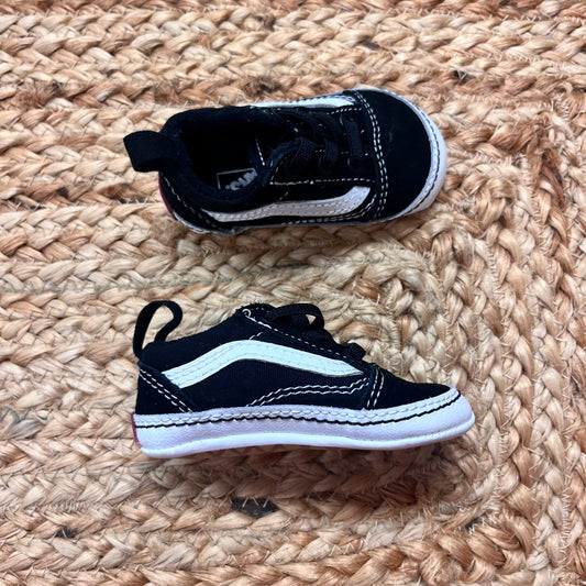 B&W Skate Crib Walkers