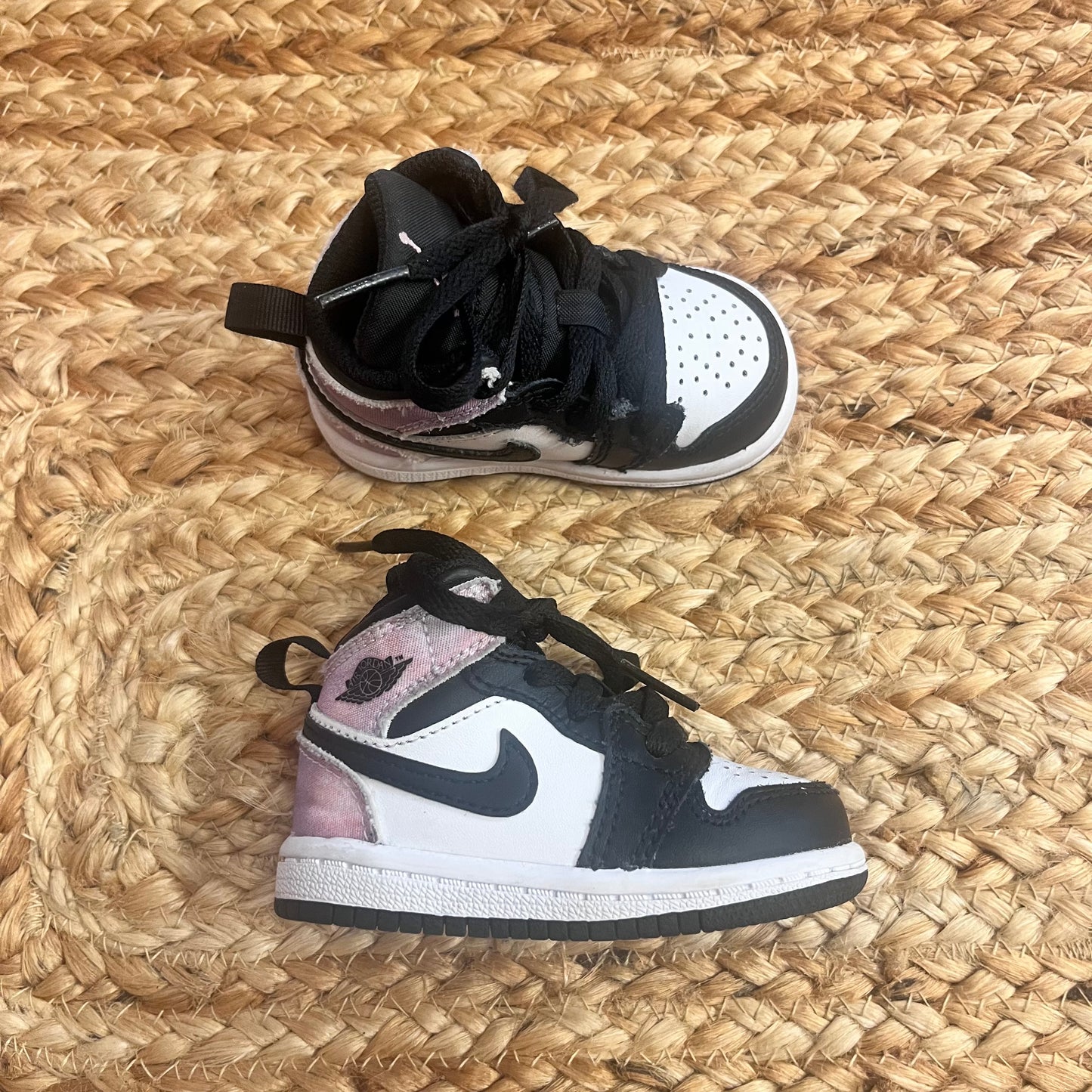 Air Jordan 1s Mid Zen Master Sneakers