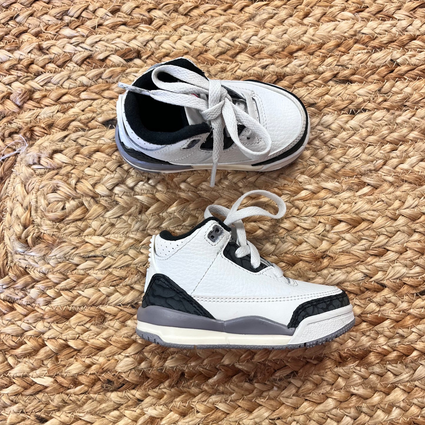 White Air Jordan 3 Retro Sneakers