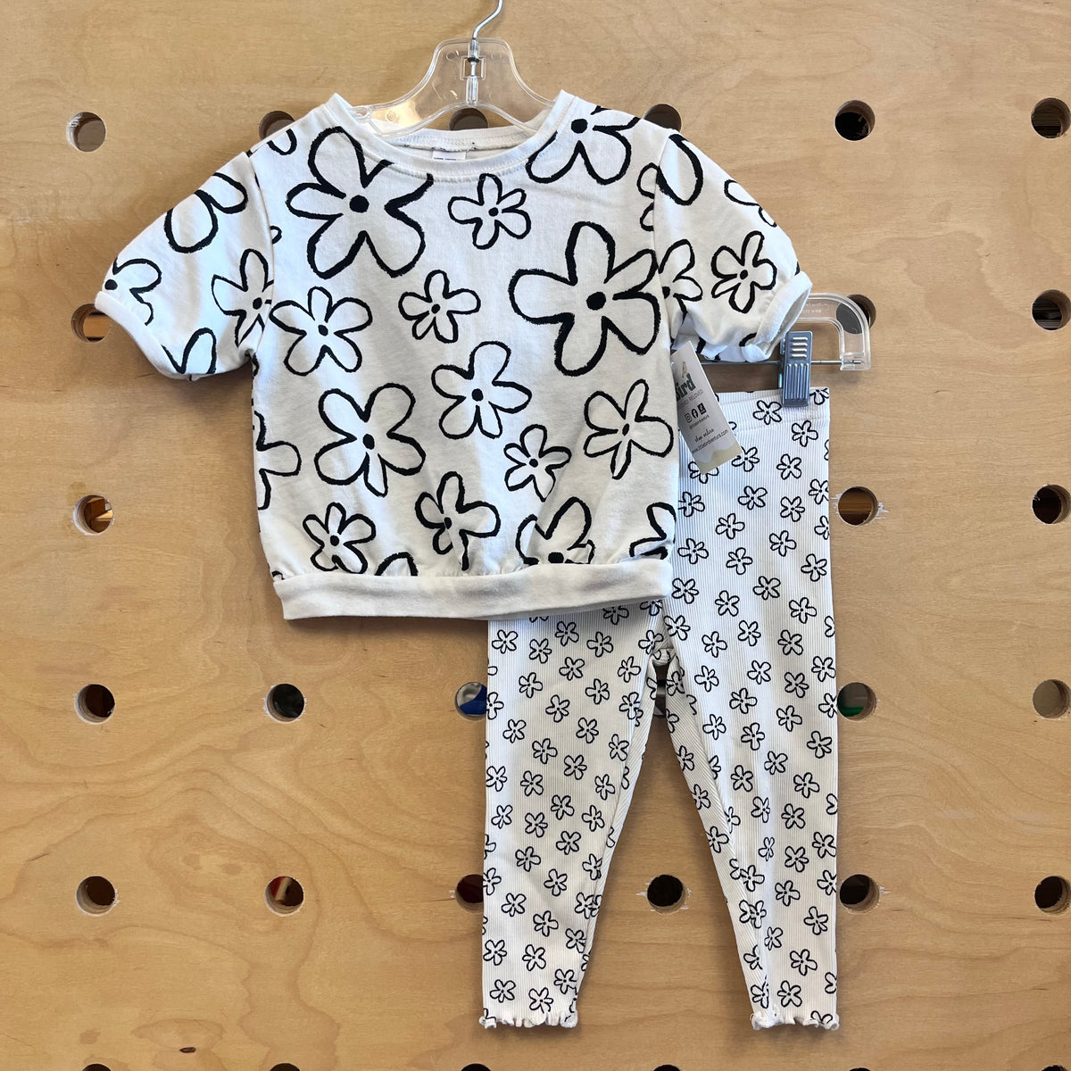White/Black Flowers Outfit