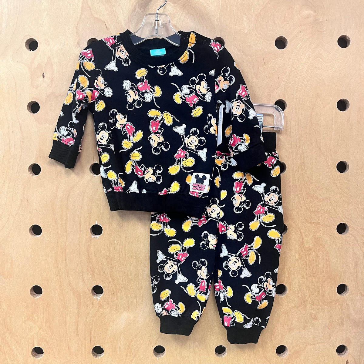 Black Mickeys Outfit