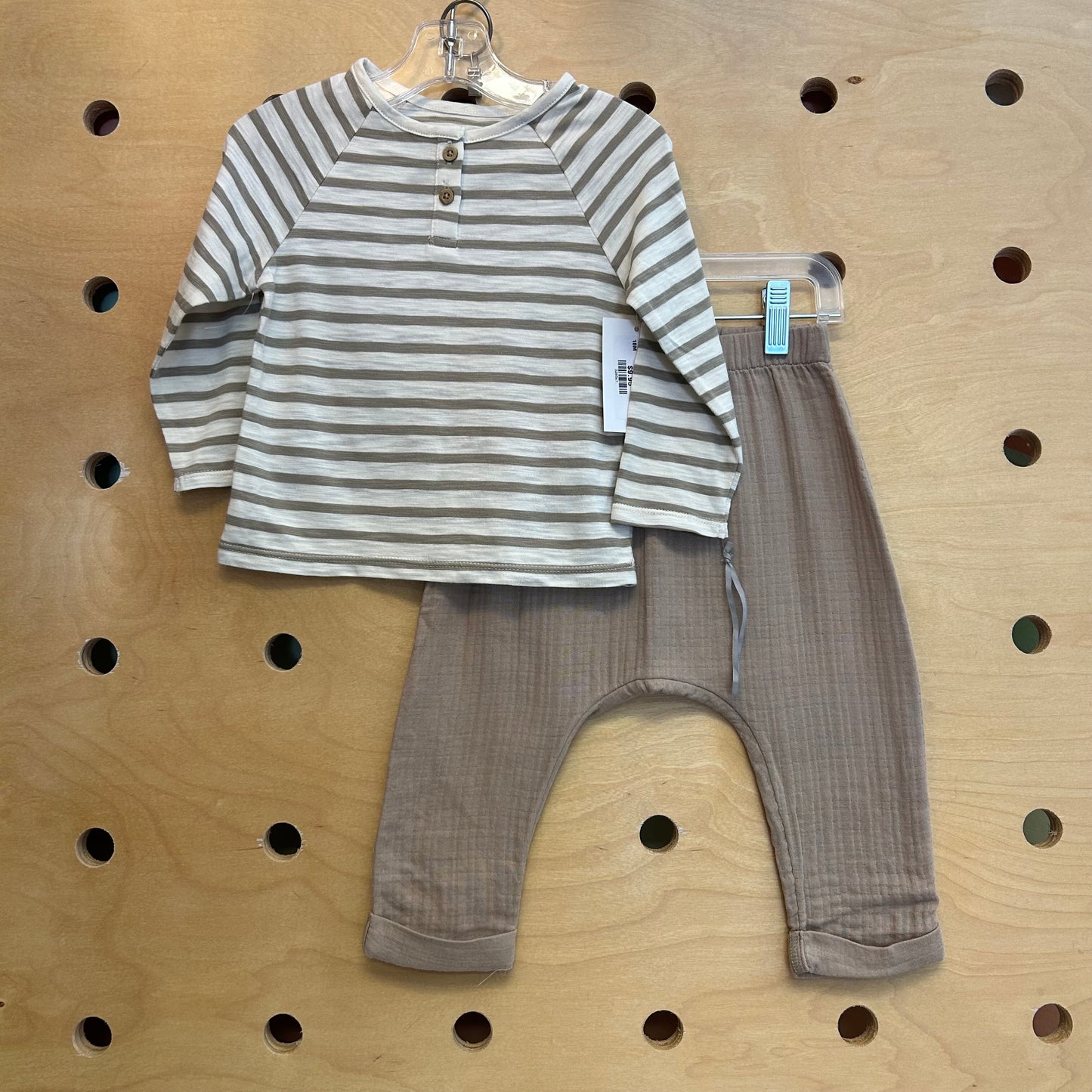 Beige & Cream Henley Outfit