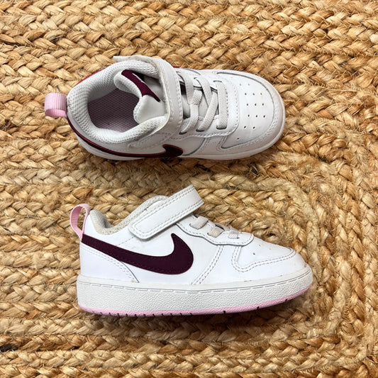 Berry Court Borough Low Sneakers