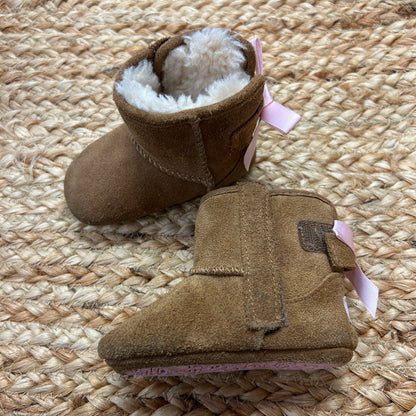 Brown & Pink Ribbon Fluffy Boots