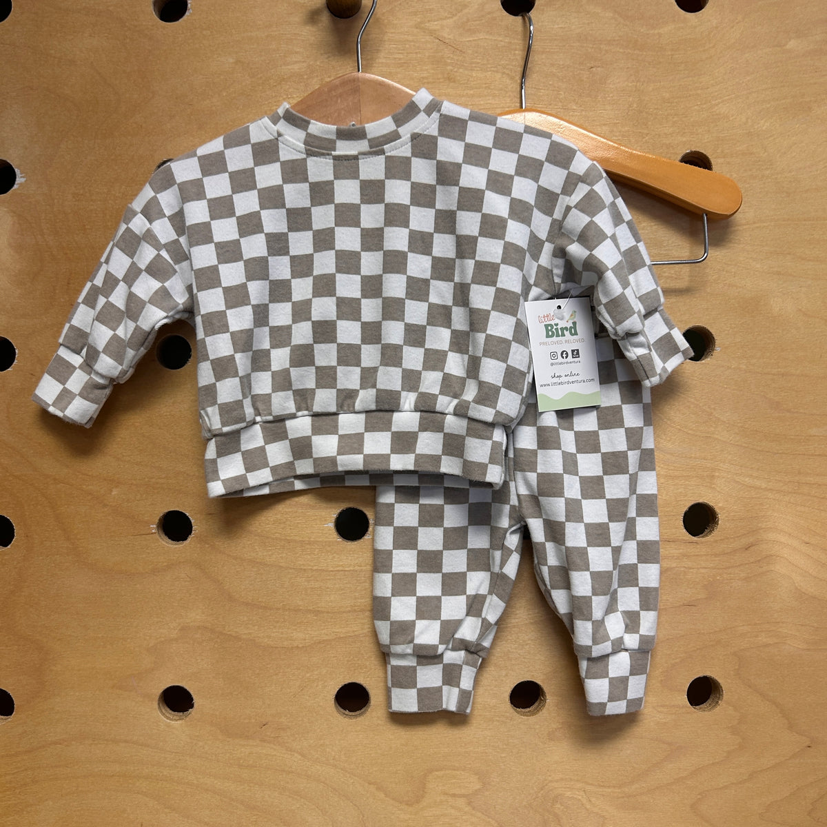 Greige/White Checkered Outfit