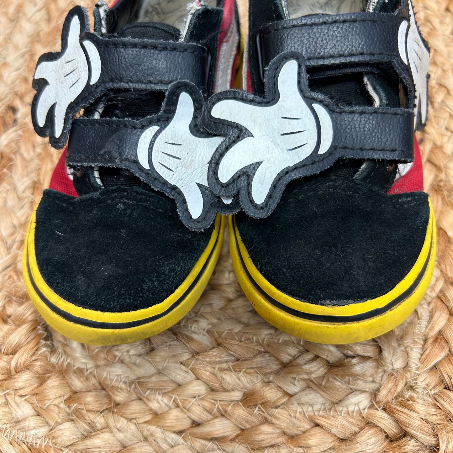 Mickey Mouse Hug Velcro Sneakers