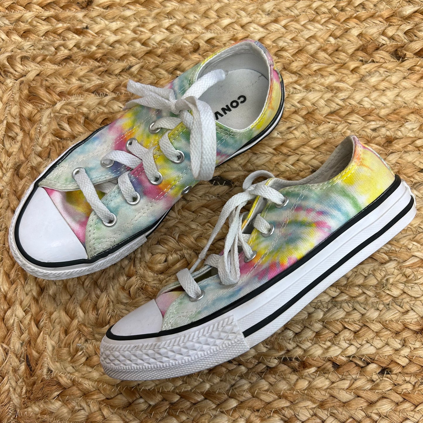Tie Dye Low Top Chucks
