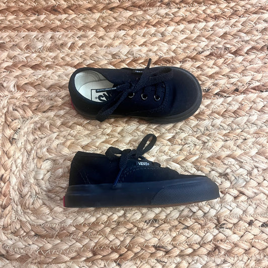 Black Lace Skate Shoes