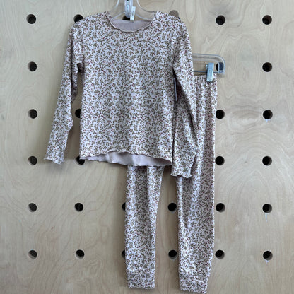 Beige Berries Outfit