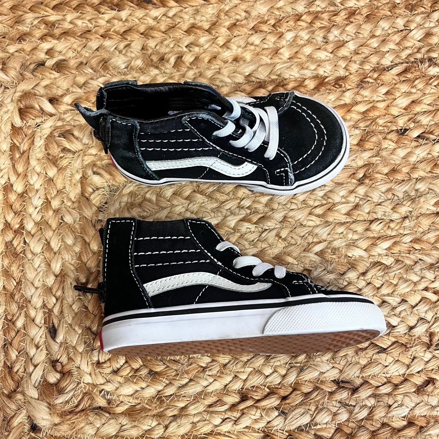 B&W Zip-Up Skate Sneakers