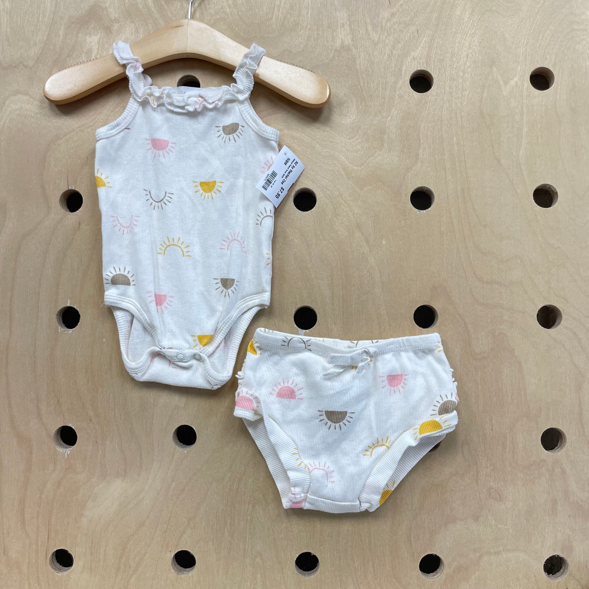 Ribbed Pastel Suns Outfit