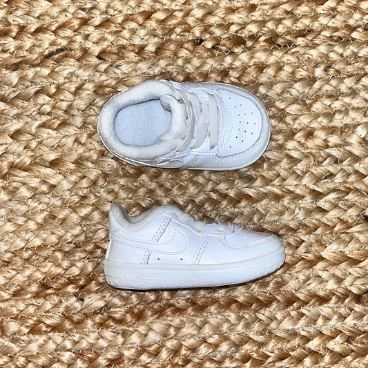 White Air Force 1 Crib Sneakers