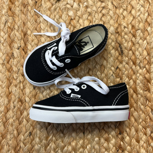 B&W Low Top Lace Up Shoes