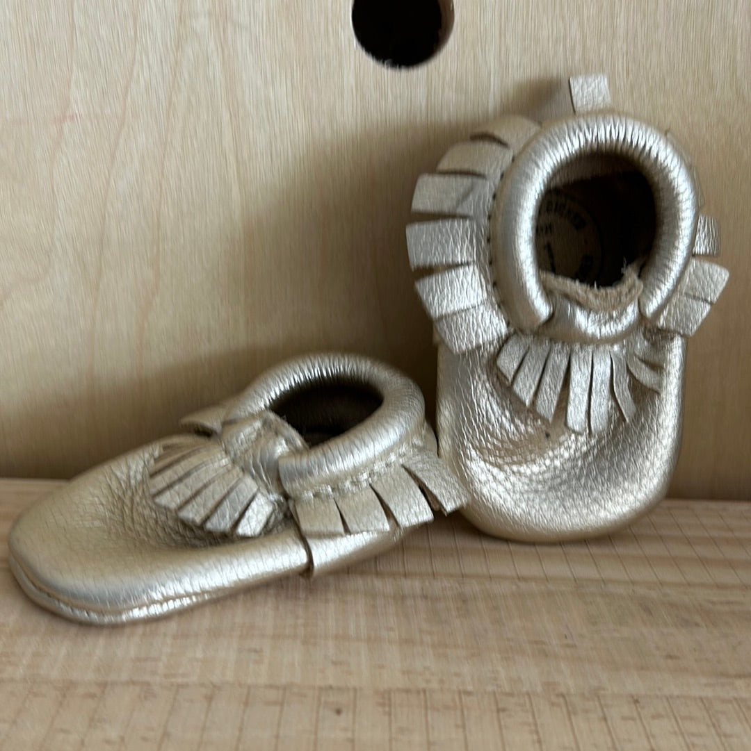 Gold Fringe Mocasins