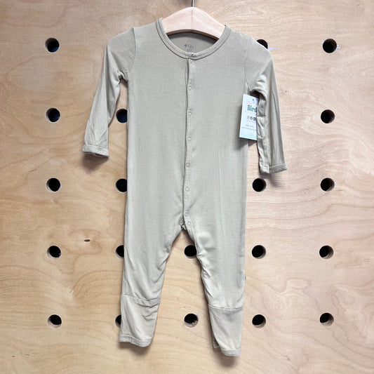 Sandy Bamboo Snap Sleeper
