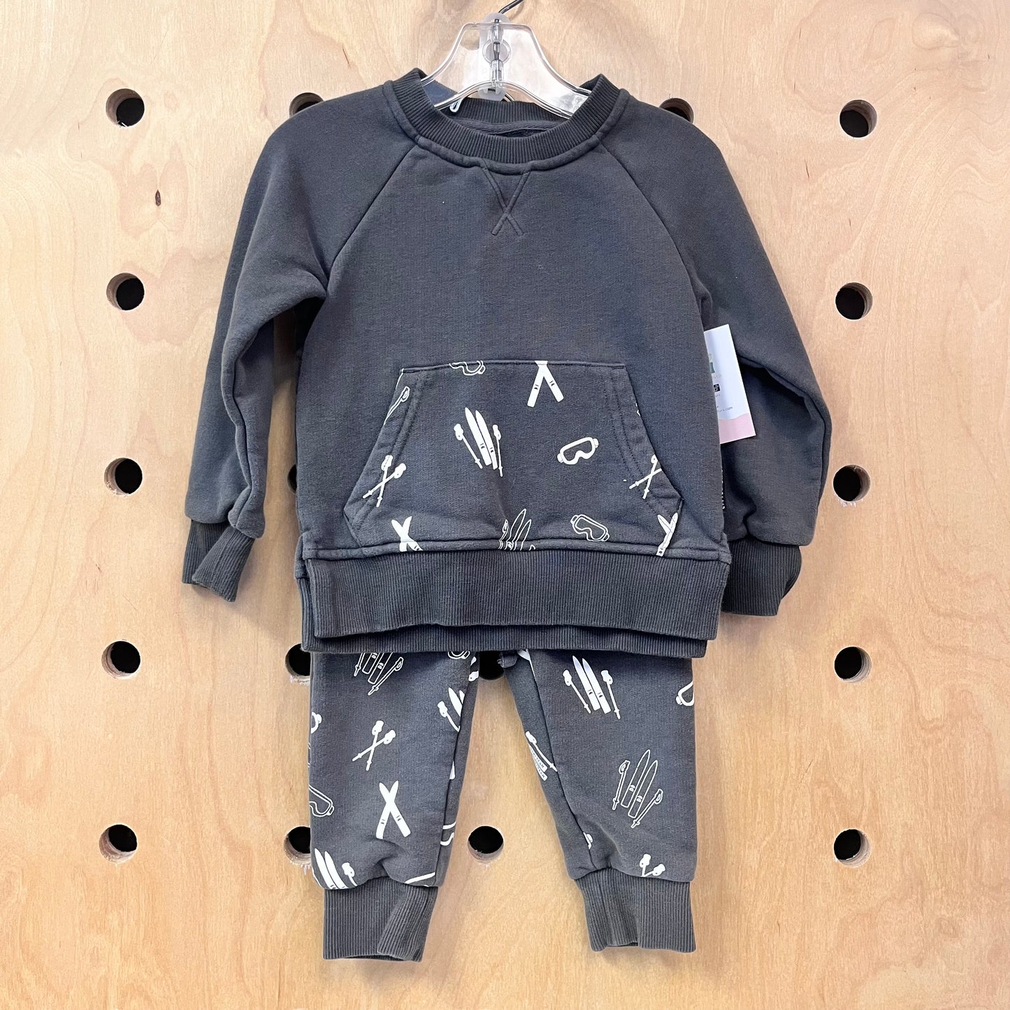 Grey WInter Sports Outfit