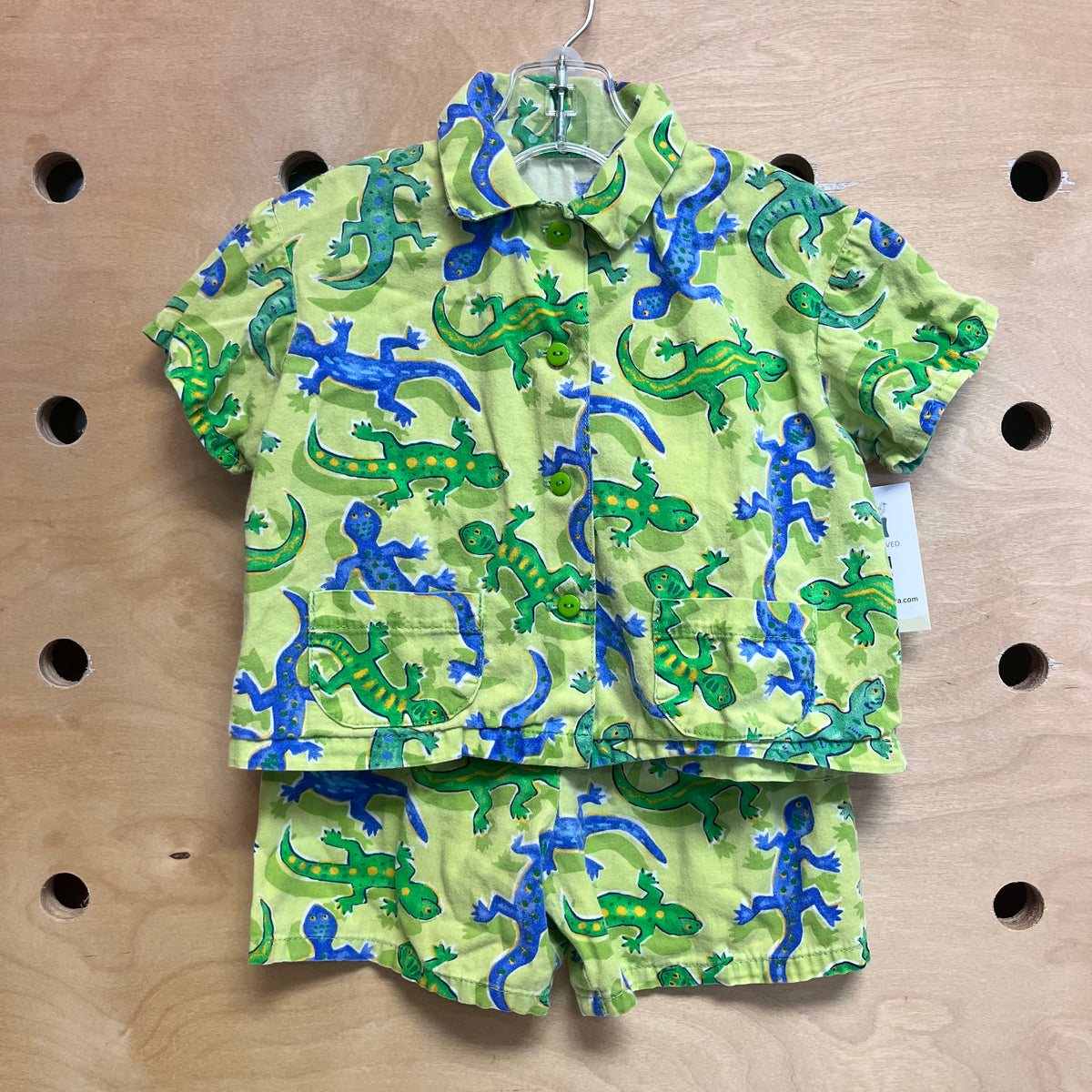 Handmade Gecko Shorts Outfit