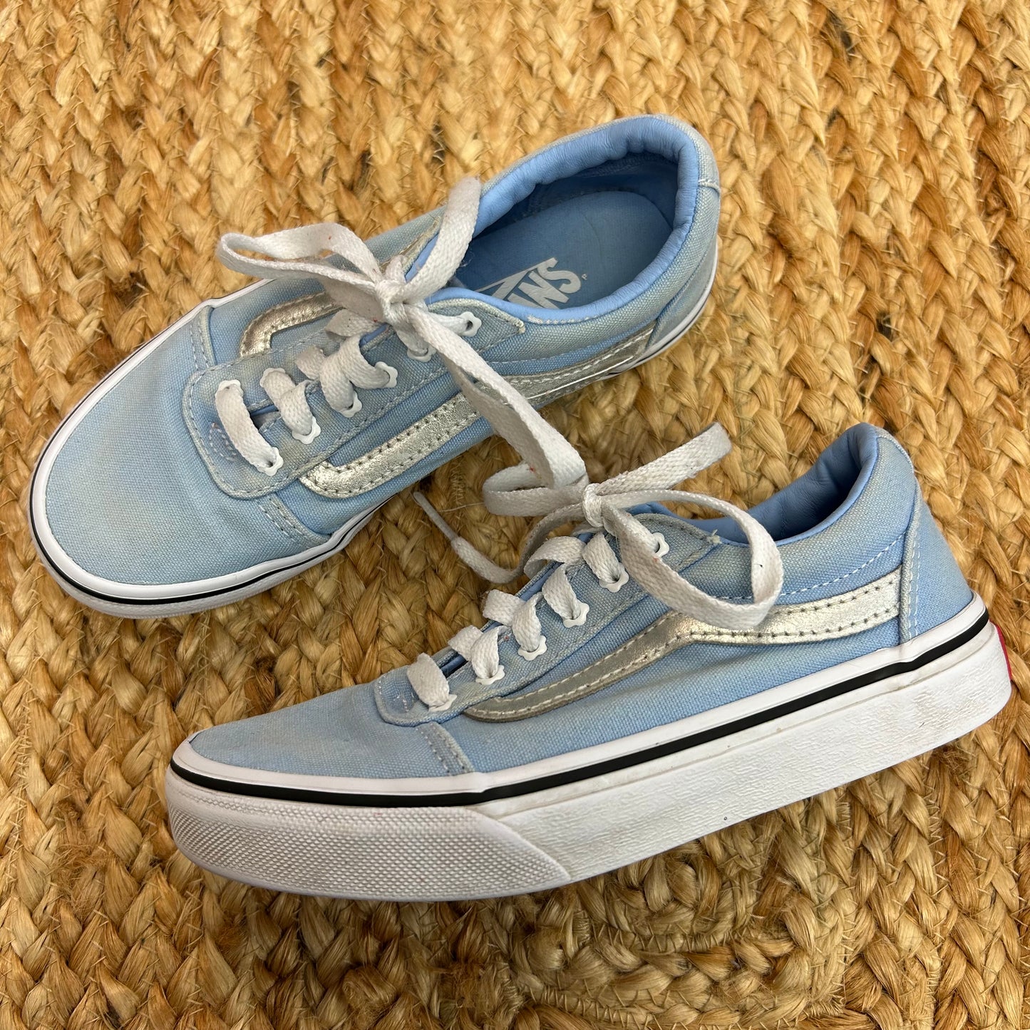Blue & Silver Daisy Rivet Classics