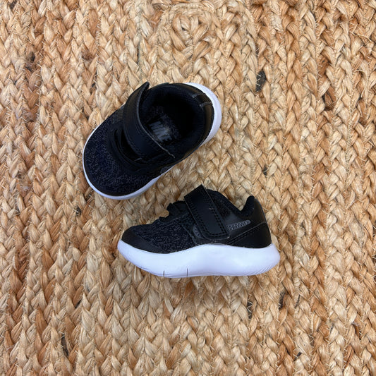 Black Mesh Velcro Sneakers