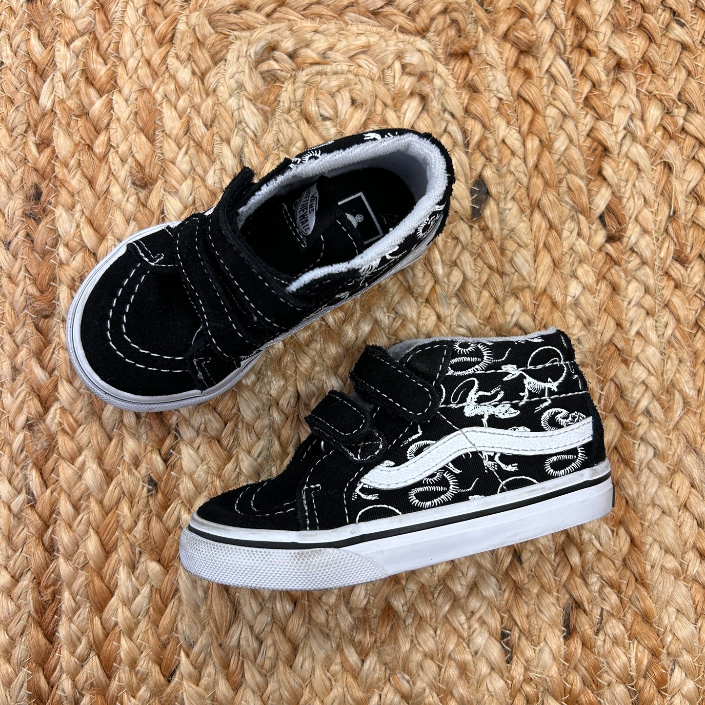 B&W Dinosaur Bones Velcro Mids