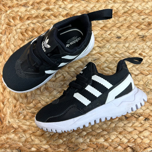 Black & White Flex Sneakers