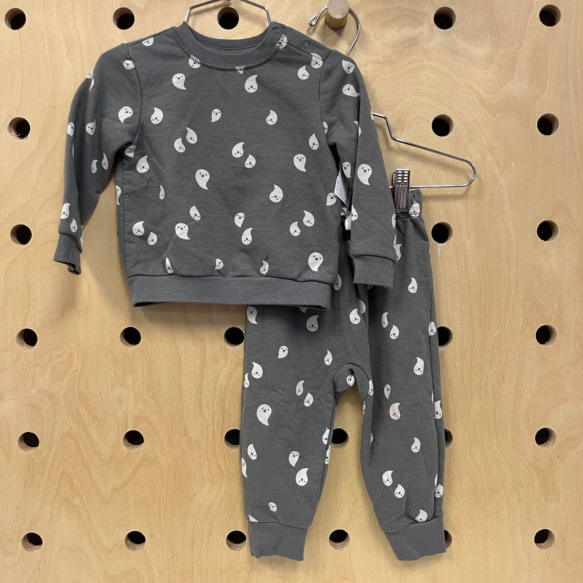 Grey Ghosts Outfit