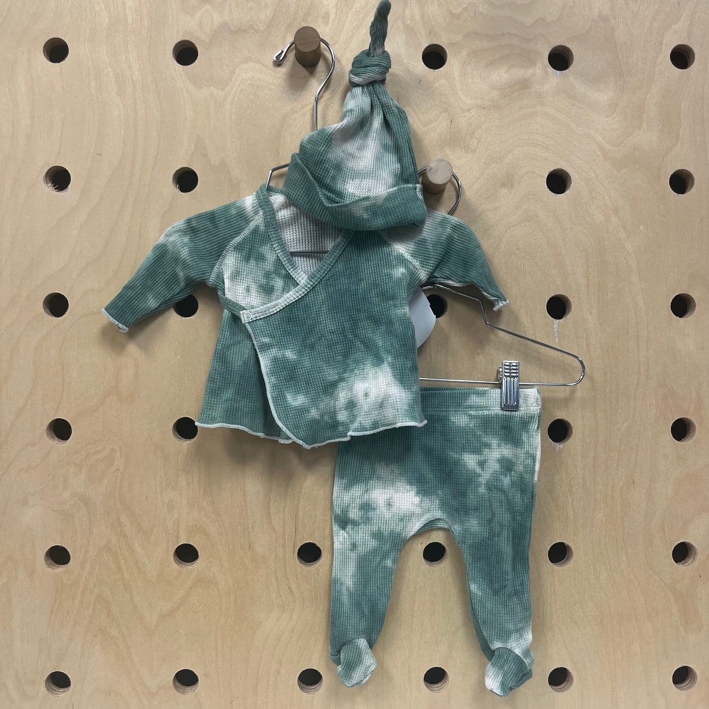 Greem Tie Dye Thermal Outfit