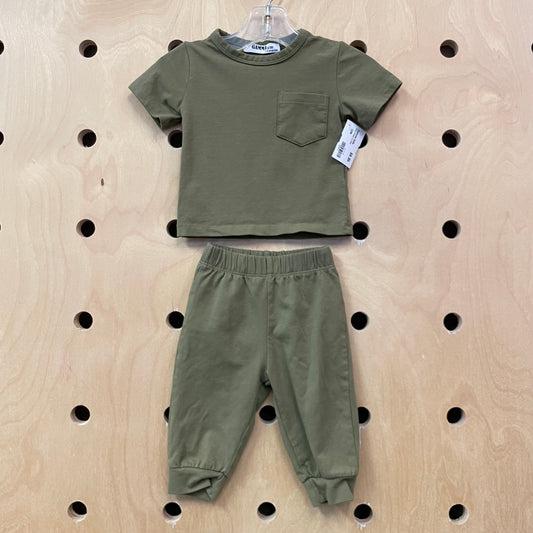 Green Pocket Tee Outfit