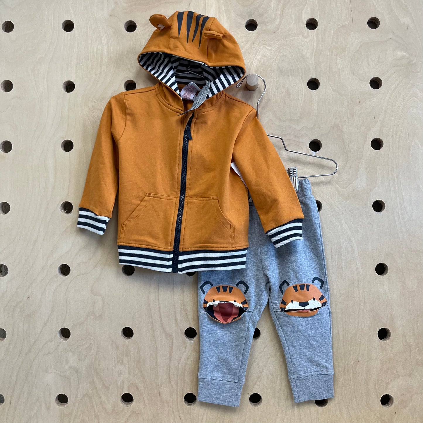 Orange & Grey Tiger Outfit NEW!