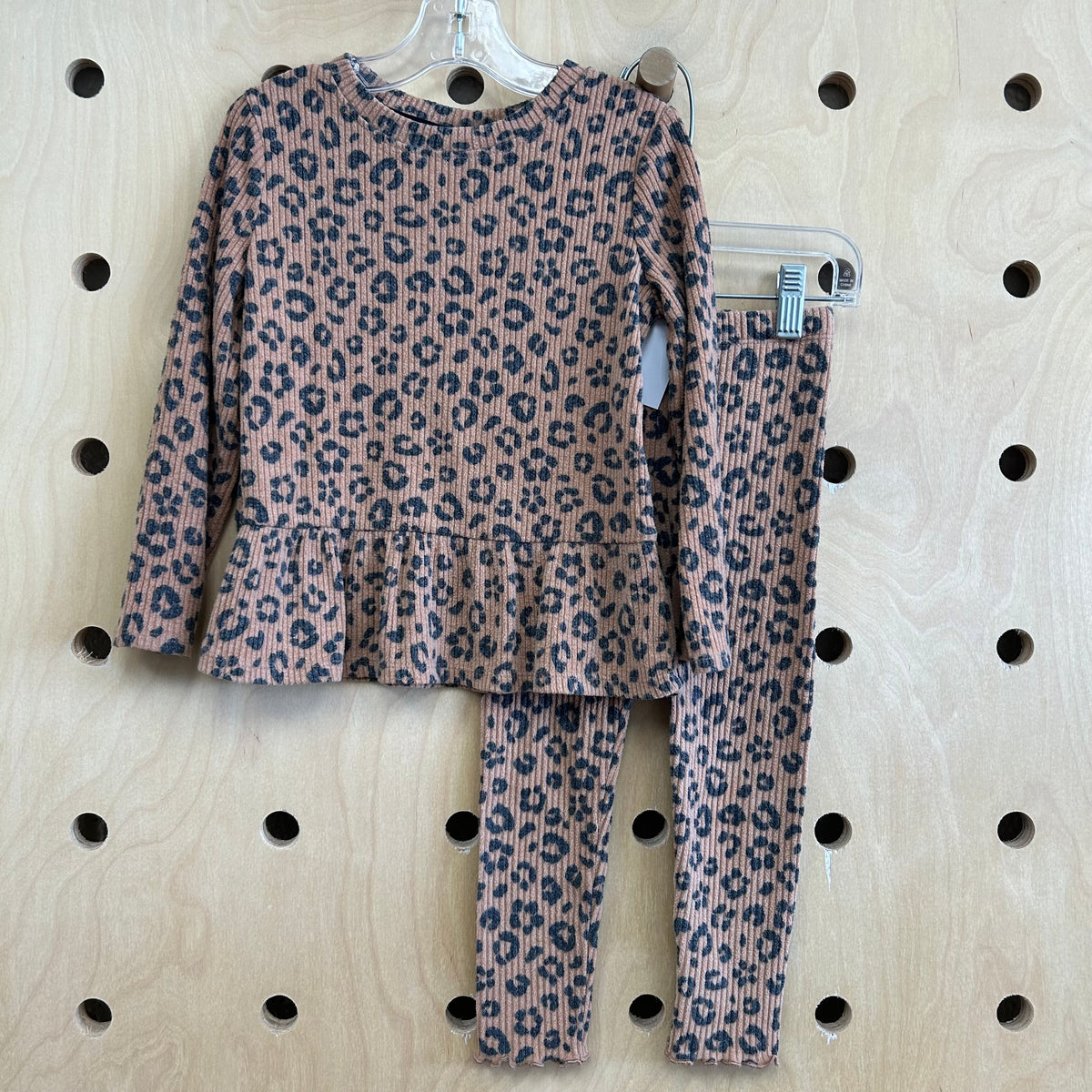Ribbed Animal Print Outfit
