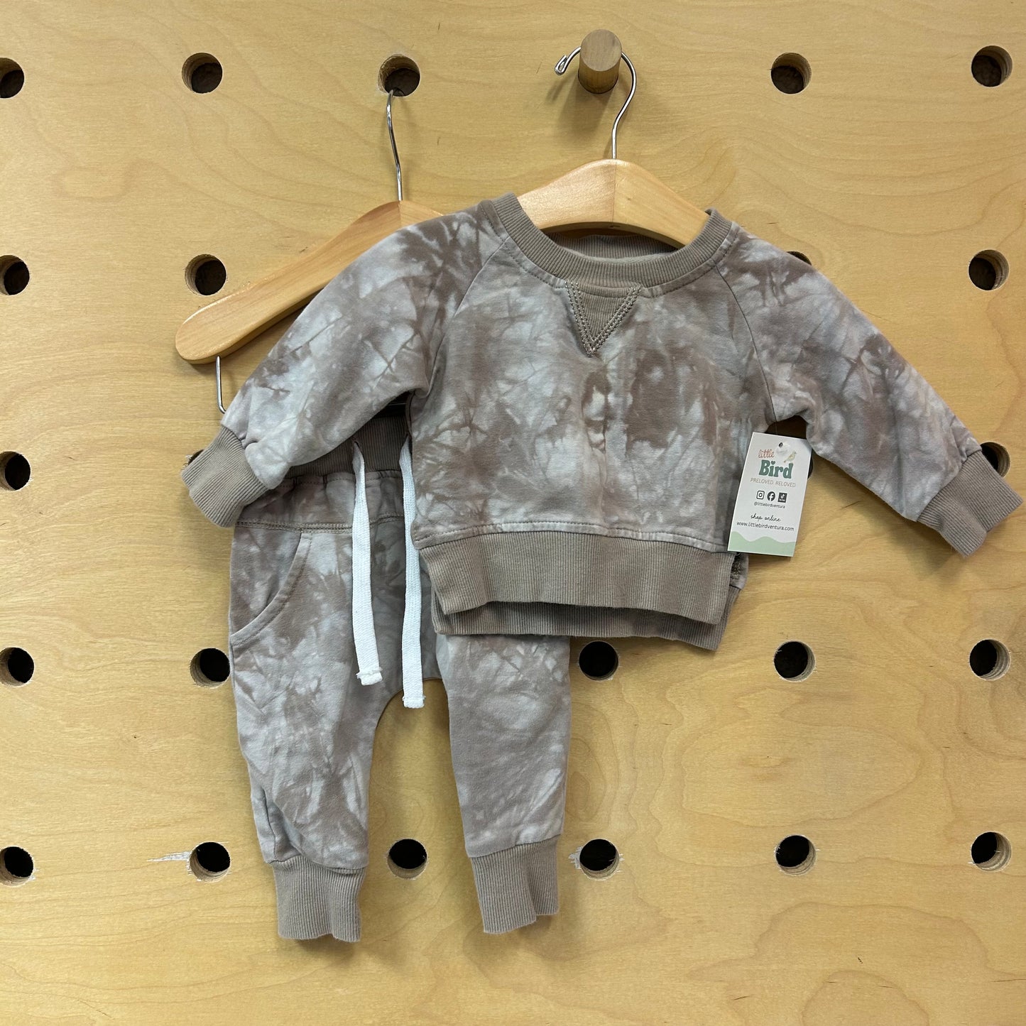 White/Tan Tie Dye Outfit
