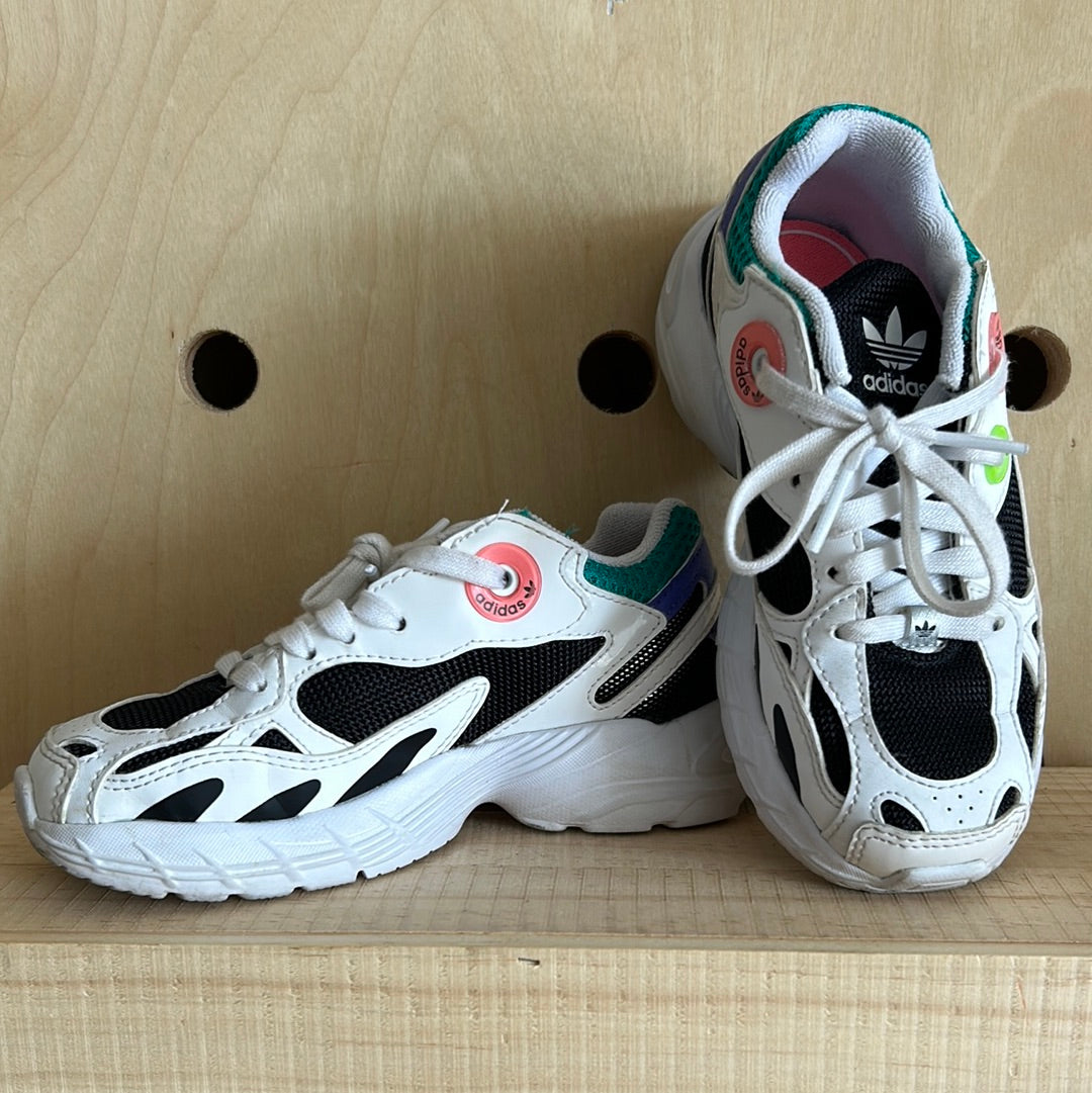 White & Black Swift Run Sneakers