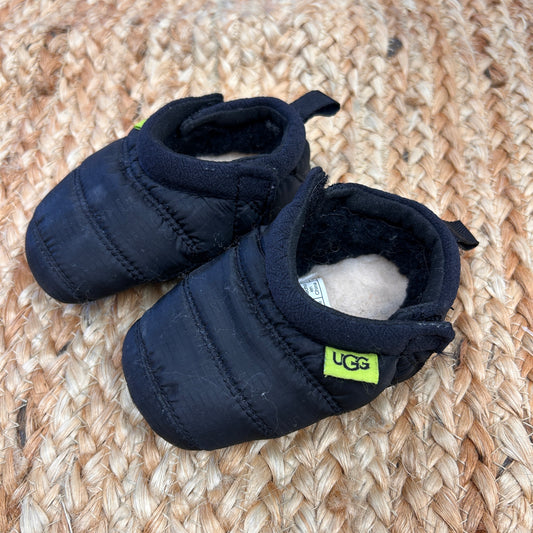 Black Tasman Quilted Slippers