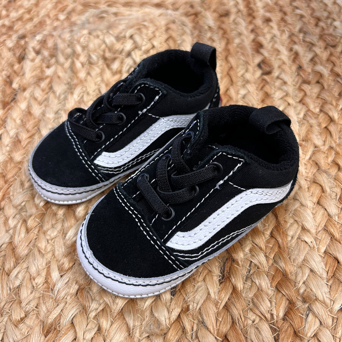 B&W Old Skool Slip On Crib Shoes